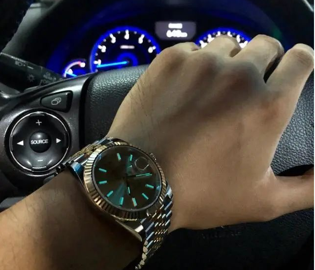 40歲的男人適合佩戴什麼樣的腕錶？